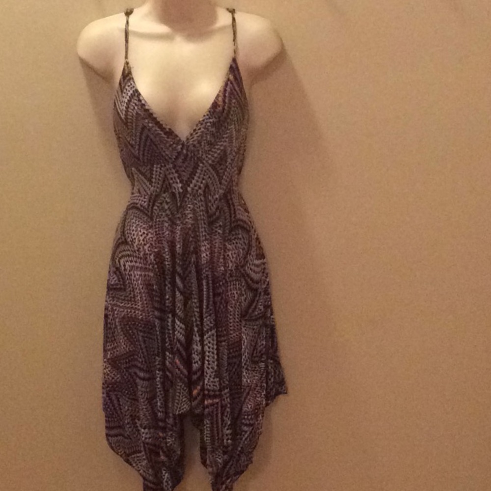 COMFORTABLE ASYMMETRICAL SUNDRESS. SIZE XS